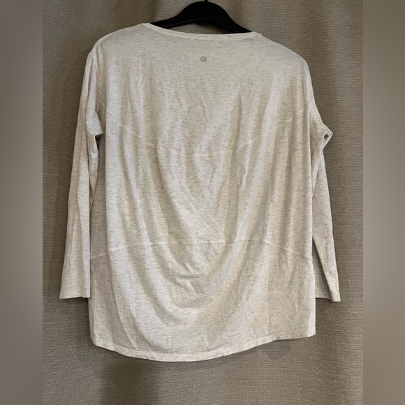 LuluLemon Athletica Long Sleeve Top - Picture 2 of 6